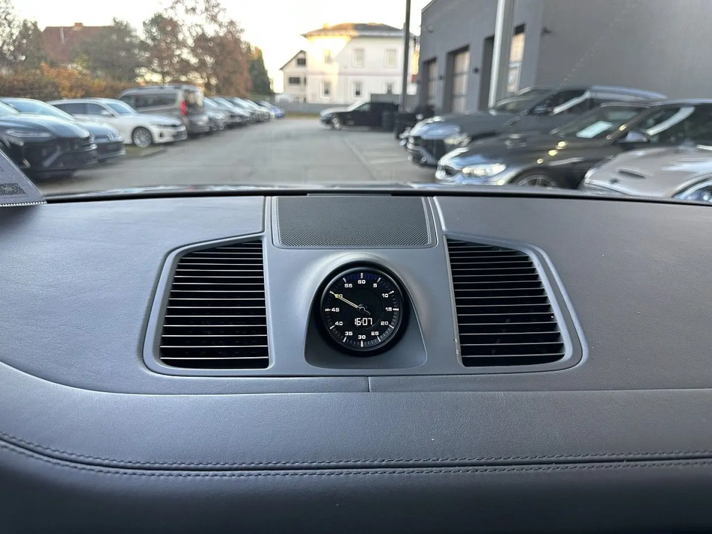 Cayenne III E-Hybrid Aut.   PANO   AHK   SZL