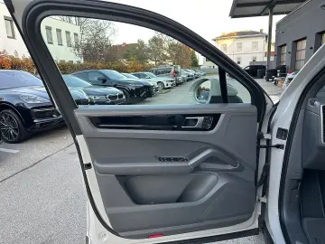 Cayenne III E-Hybrid Aut.   PANO   AHK   SZL