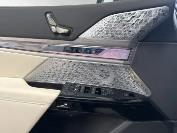 750e xDrive I € 1.190 Zubehörbonus M Sport Pro