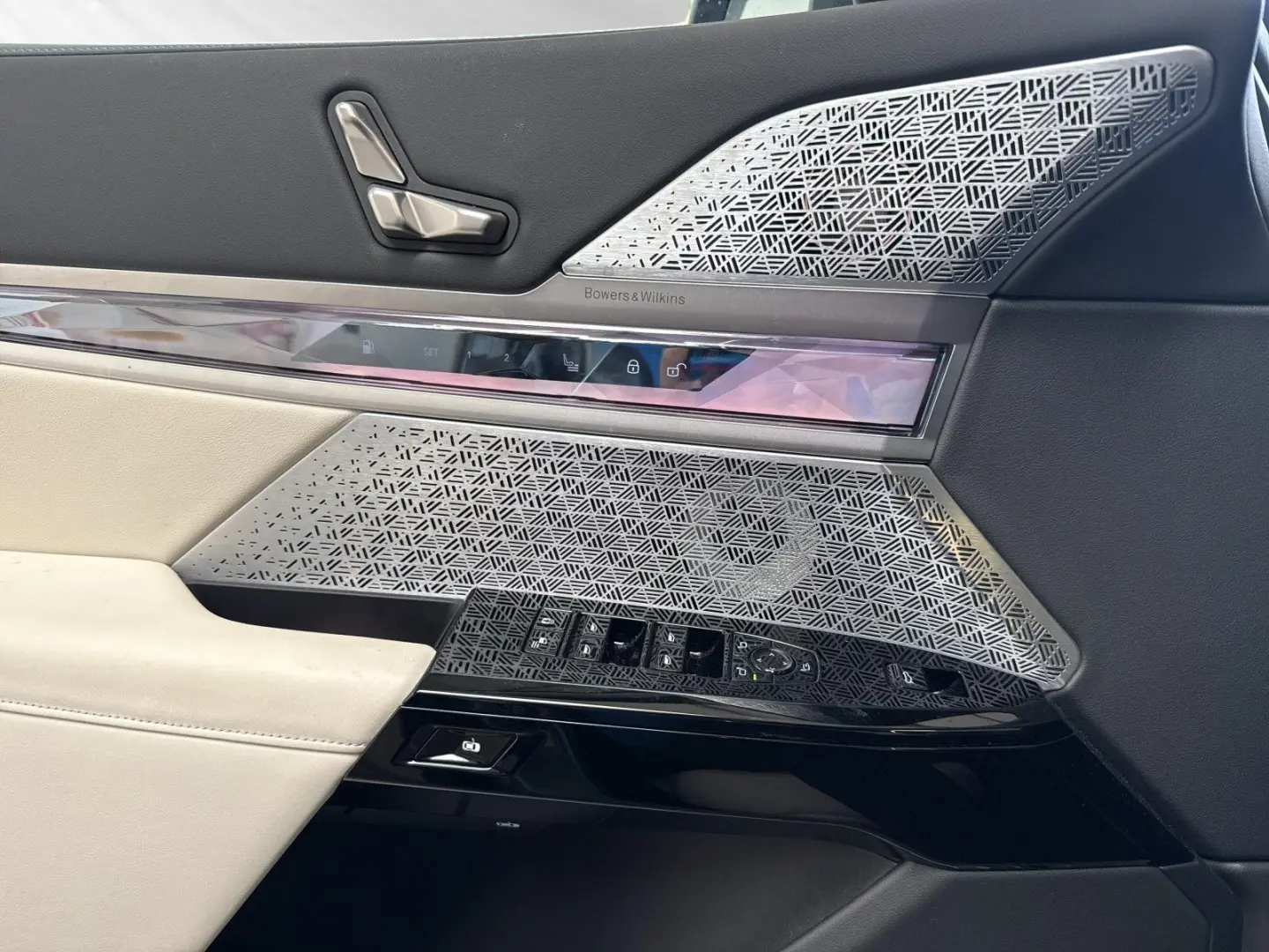 750e xDrive I € 1.190 Zubehörbonus M Sport Pro