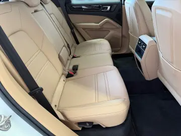 Cayenne S LED-MATRIX Navi Leder Panorama AHK 360