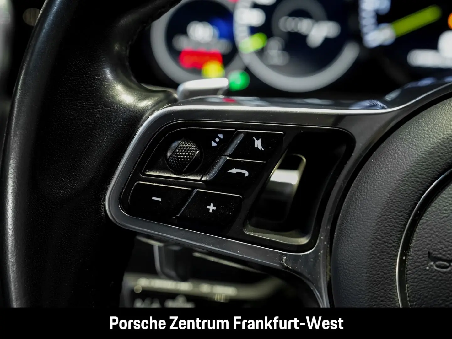 Cayenne E-Hybrid Platinum Edition Surround-View