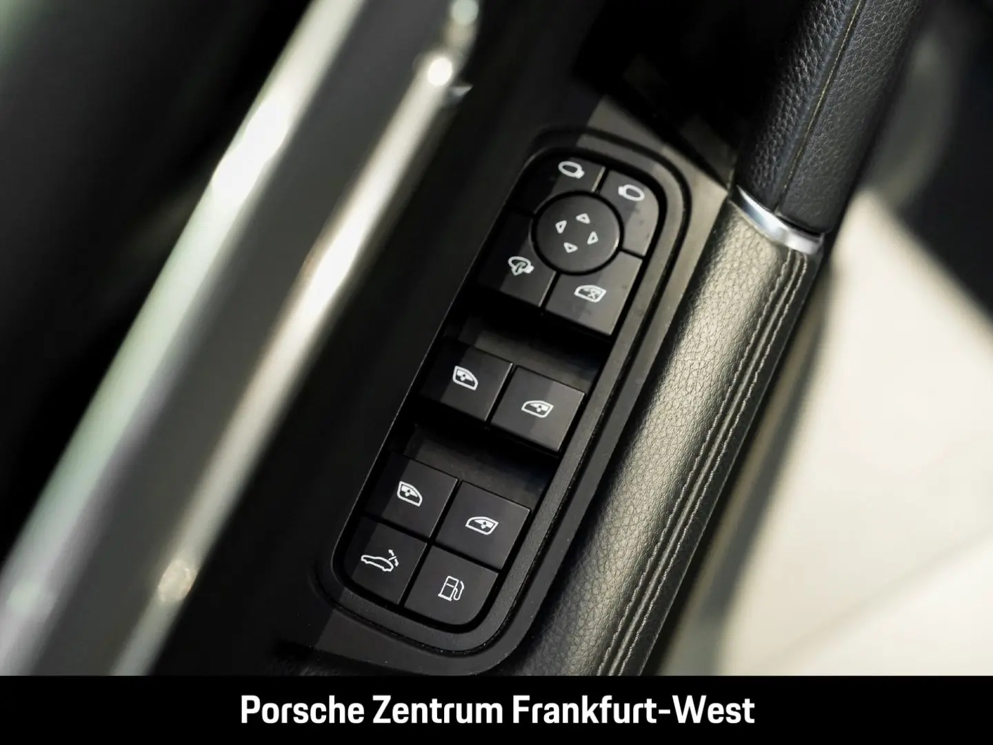 Cayenne E-Hybrid Platinum Edition Surround-View