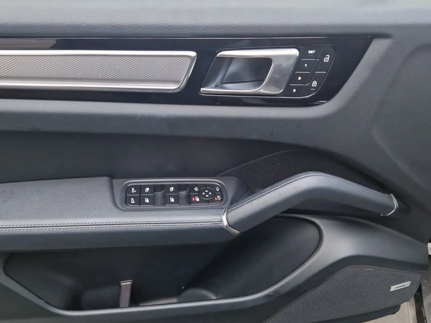 Cayenne S Platinum SportDesign HALenk Standh 18w