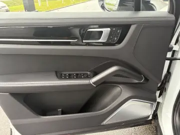 Cayenne Coupe E-Hybrid Platinum Edition-Megavoll