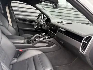 Cayenne Coupe E-Hybrid Platinum Edition-Megavoll