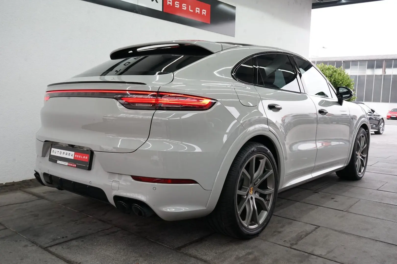 Cayenne Coupe E-Hybrid Platinum Kreide SportDesi