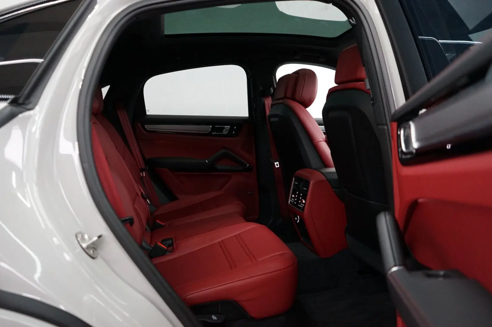 Cayenne Coupe E-Hybrid Platinum Kreide SportDesi