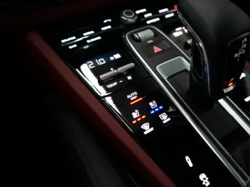 Cayenne Coupe E-Hybrid Platinum Kreide SportDesi