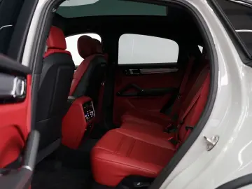 Cayenne Coupe E-Hybrid Platinum Kreide SportDesi