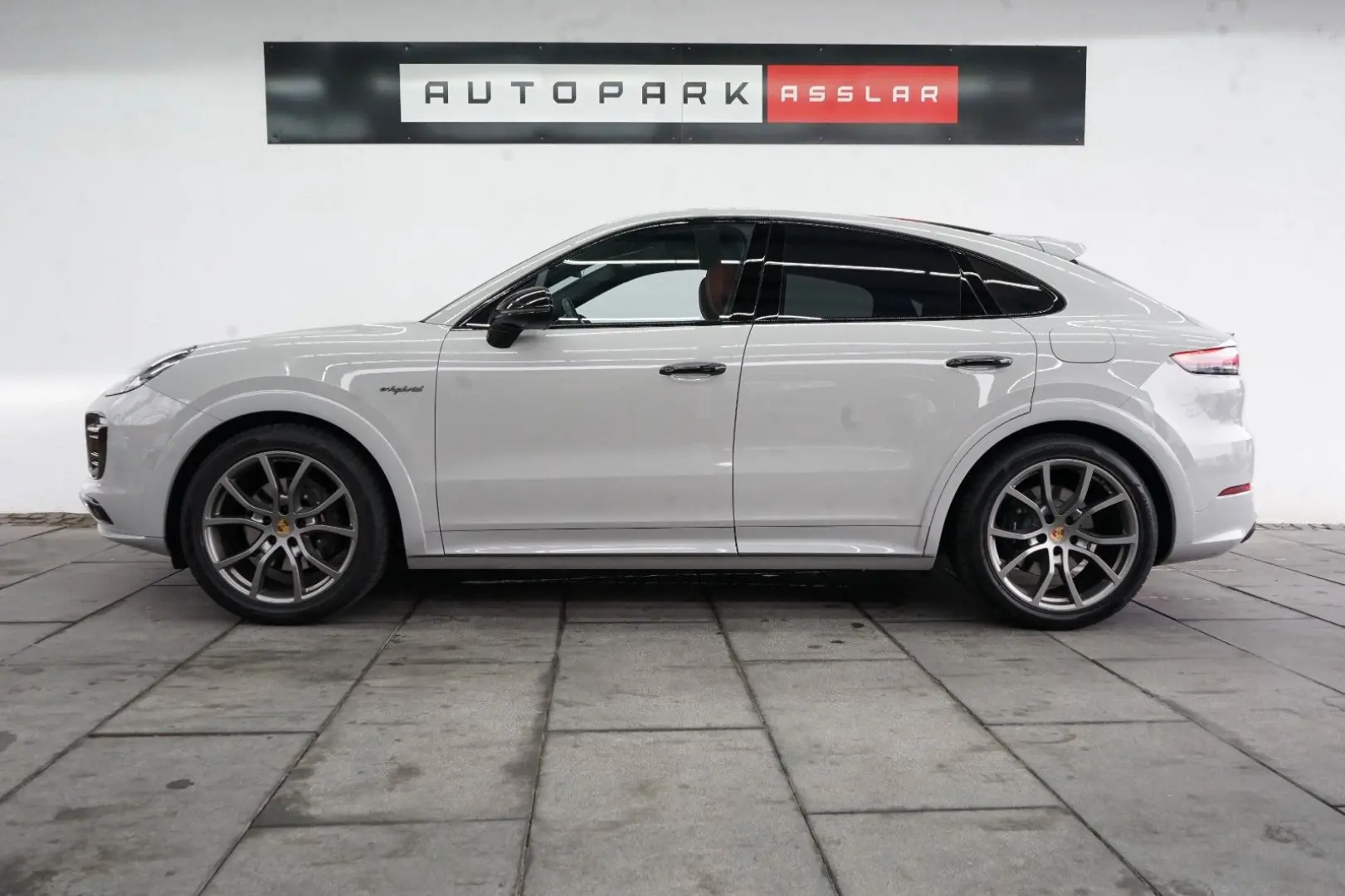 Cayenne Coupe E-Hybrid Platinum Kreide SportDesi