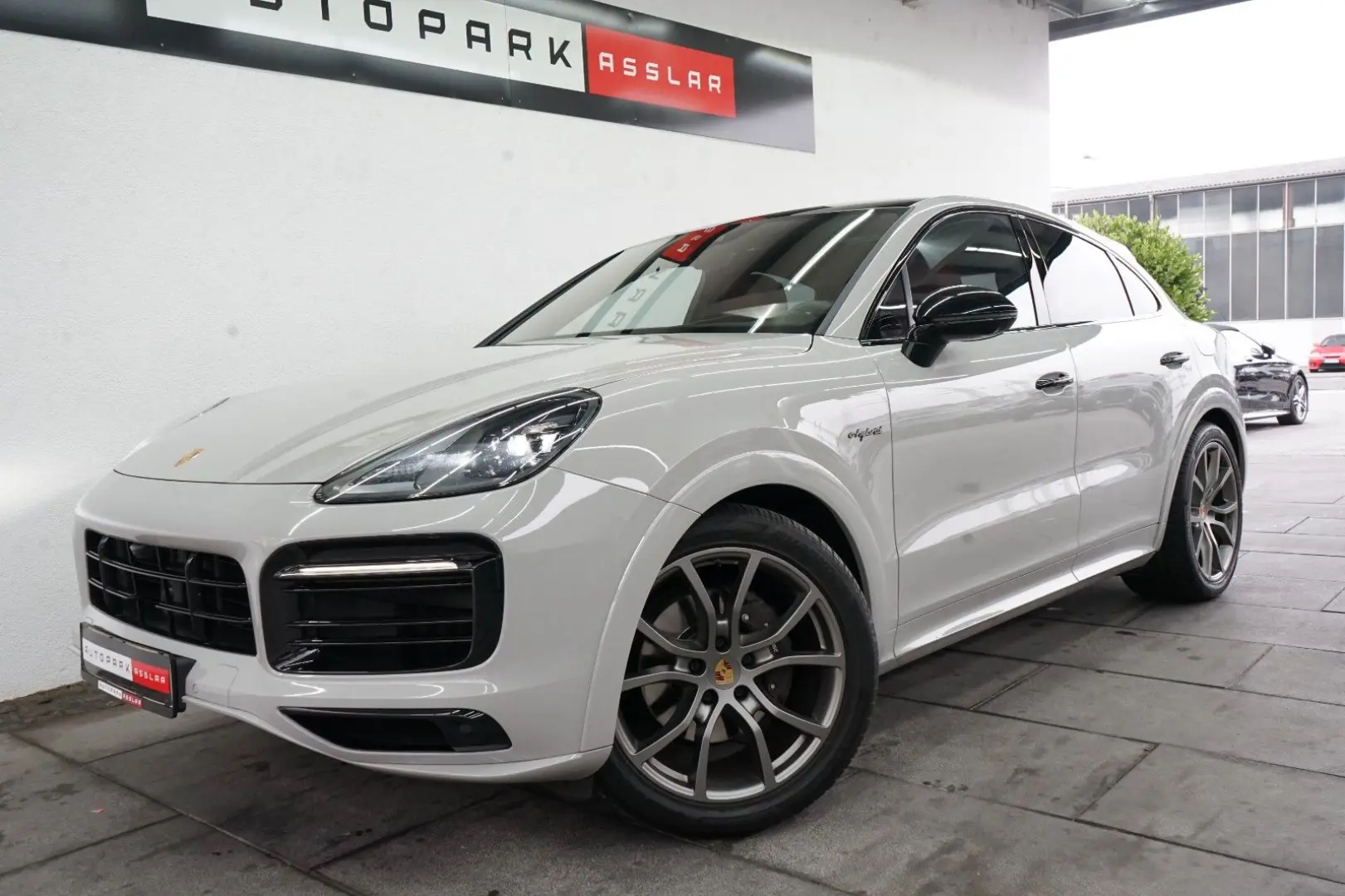 Cayenne Coupe E-Hybrid Platinum Kreide SportDesi