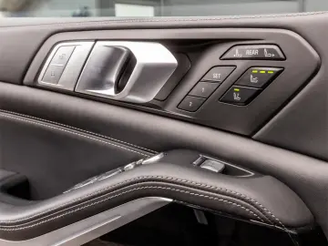 BMW G07 X7 M50d 400cp 3.0 DIESEL 2020.09