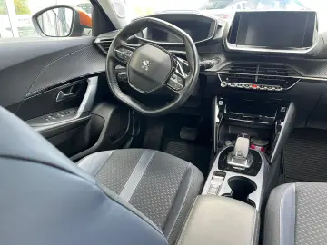 PEUGEOT 2008 ALLURE 1.2 PURETECH STT 130 CP EAT8