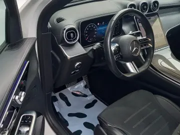 GLC AMG LINE GLC300de 4M 9G-DCT KAM360 PANO 20