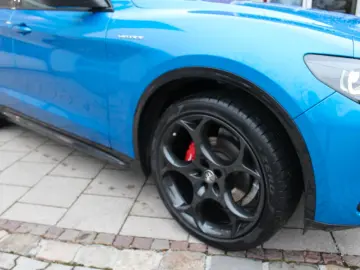 Stelvio Veloce Q4  Komfort-Paket  21  Turismo