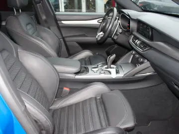 Stelvio Veloce Q4  Komfort-Paket  21  Turismo