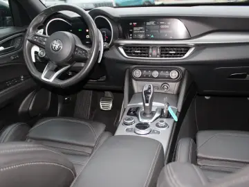 Stelvio Veloce Q4  Komfort-Paket  21  Turismo