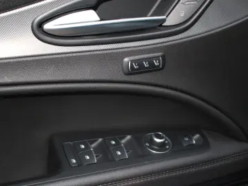 Stelvio Veloce Q4  Komfort-Paket  21  Turismo