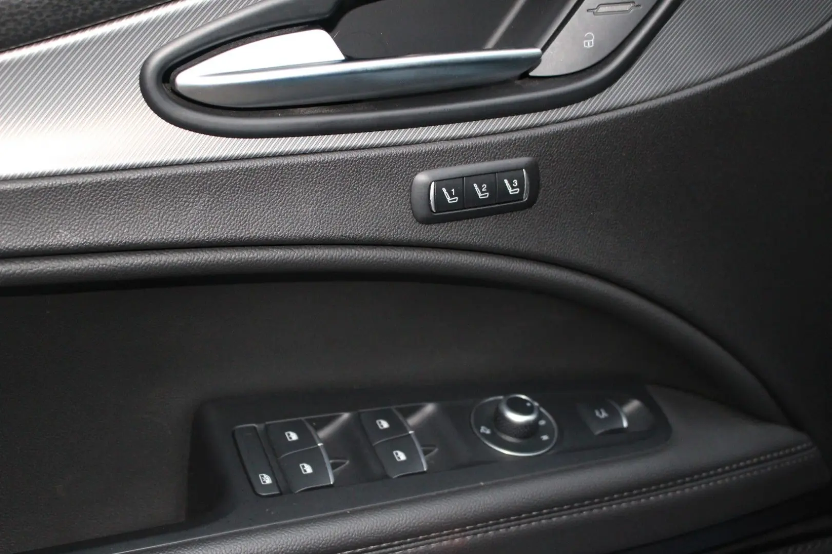 Stelvio Veloce Q4  Komfort-Paket  21  Turismo