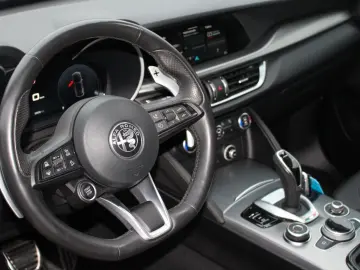 Stelvio Veloce Q4  Komfort-Paket  21  Turismo