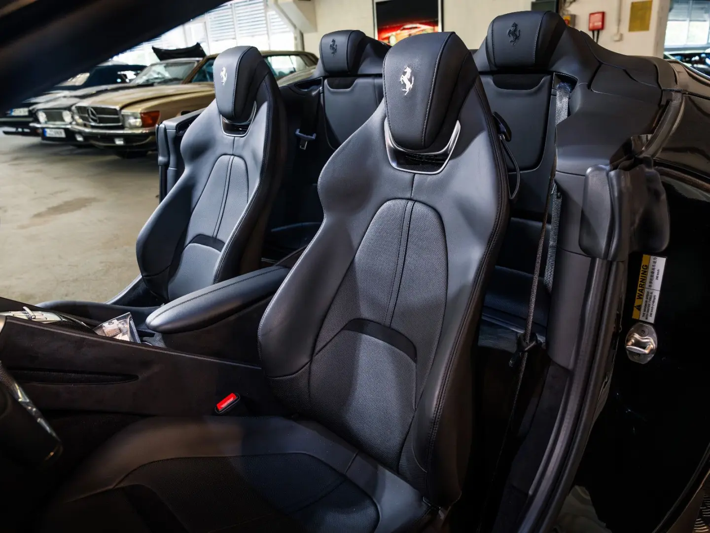 Ferrari Roma Spider 360  CARBON BEIFAHRERDISPLAY