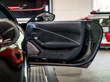 Ferrari Roma Spider 360  CARBON BEIFAHRERDISPLAY