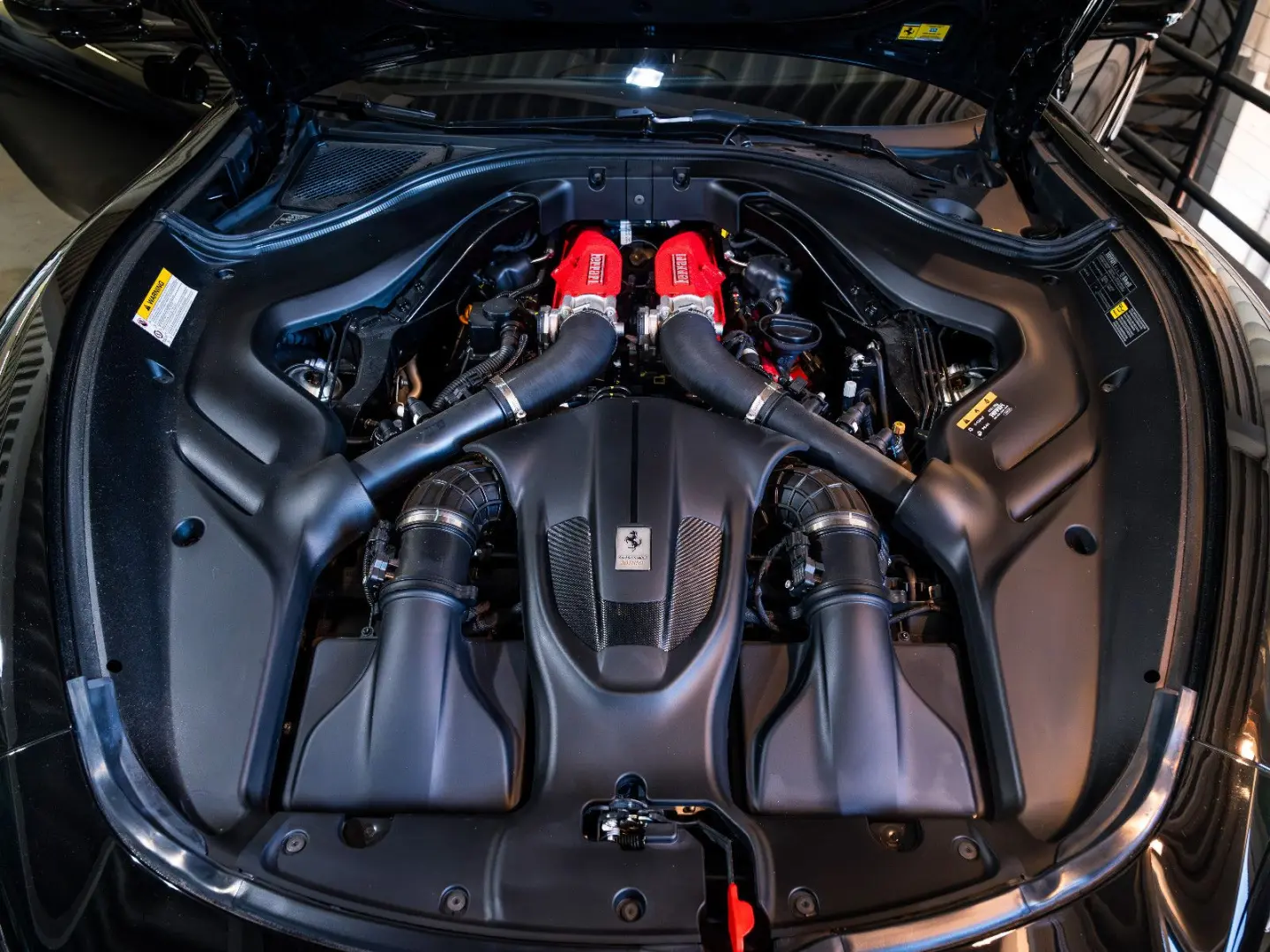 Ferrari Roma Spider 360  CARBON BEIFAHRERDISPLAY