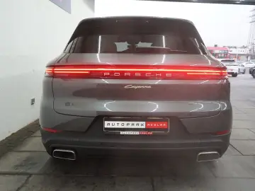 Cayenne E-Hybrid P-Display HeadUp PANO AHK HD IN