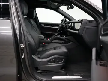 Cayenne E-Hybrid P-Display HeadUp PANO AHK HD IN