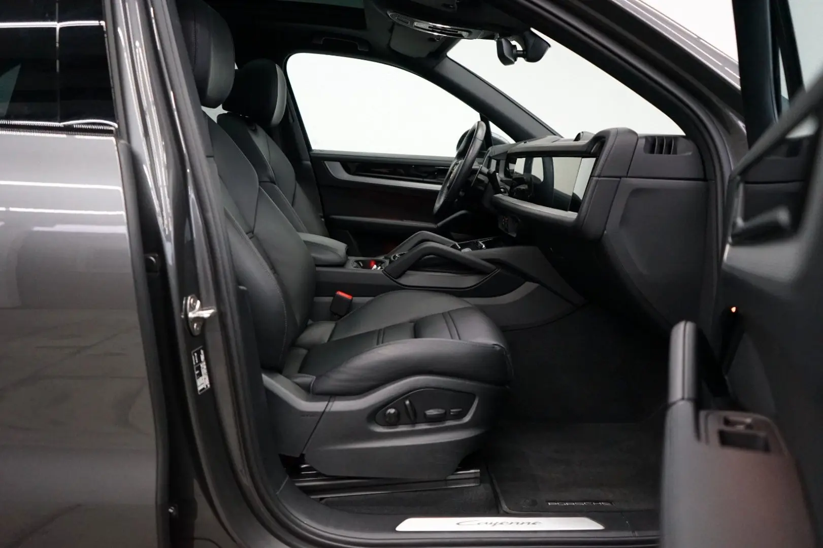 Cayenne E-Hybrid P-Display HeadUp PANO AHK HD IN