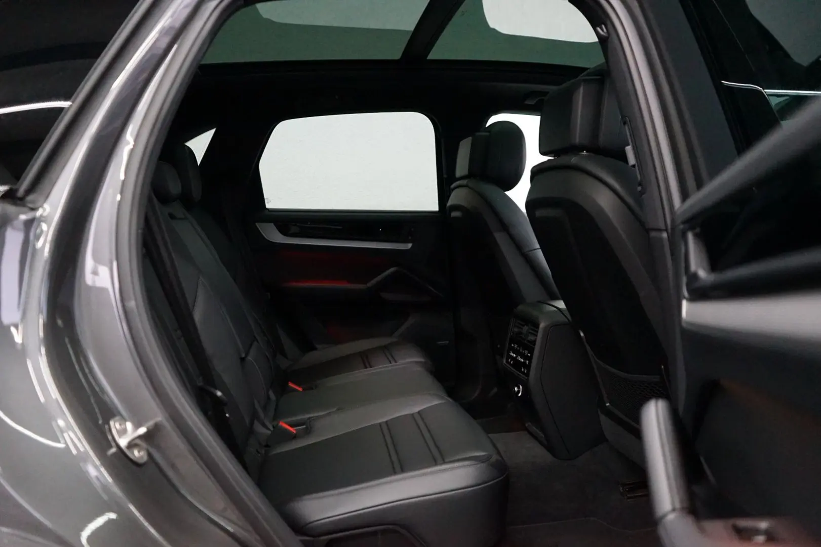 Cayenne E-Hybrid P-Display HeadUp PANO AHK HD IN