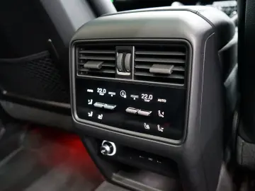 Cayenne E-Hybrid P-Display HeadUp PANO AHK HD IN