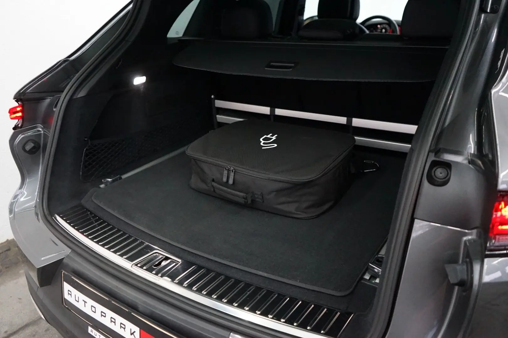 Cayenne E-Hybrid P-Display HeadUp PANO AHK HD IN