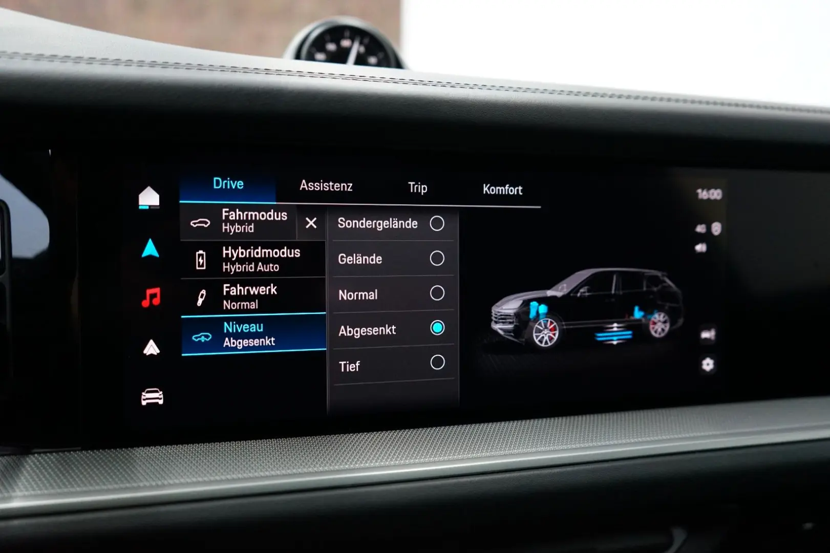 Cayenne E-Hybrid P-Display HeadUp PANO AHK HD IN