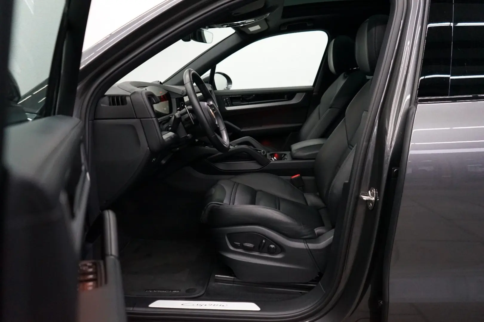 Cayenne E-Hybrid P-Display HeadUp PANO AHK HD IN