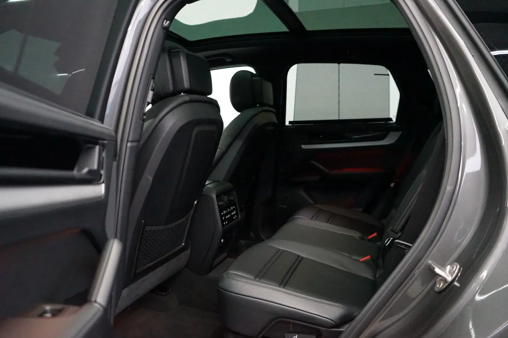 Cayenne E-Hybrid P-Display HeadUp PANO AHK HD IN