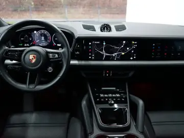 Cayenne E-Hybrid P-Display HeadUp PANO AHK HD IN