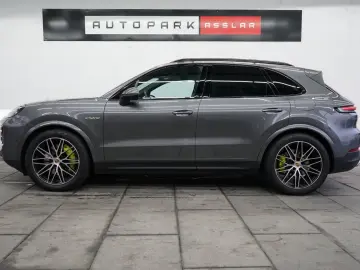 Cayenne E-Hybrid P-Display HeadUp PANO AHK HD IN