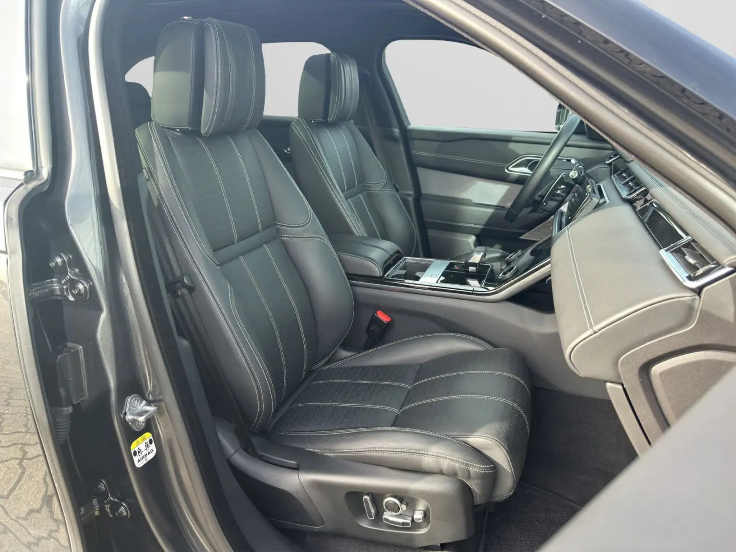 Range Rover Velar P400 R-Dynamic HSE Pano AHK