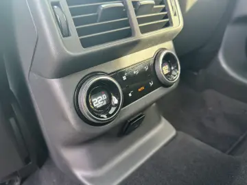 Range Rover Velar P400 R-Dynamic HSE Pano AHK