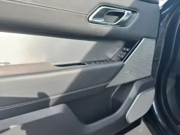 Range Rover Velar P400 R-Dynamic HSE Pano AHK