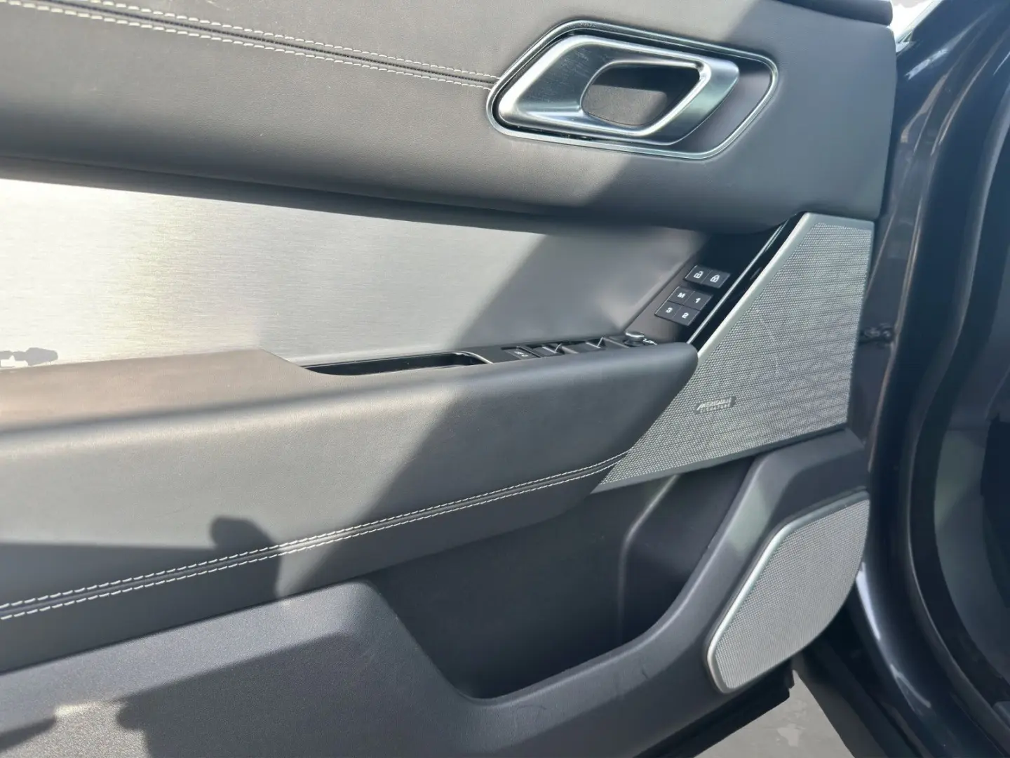 Range Rover Velar P400 R-Dynamic HSE Pano AHK