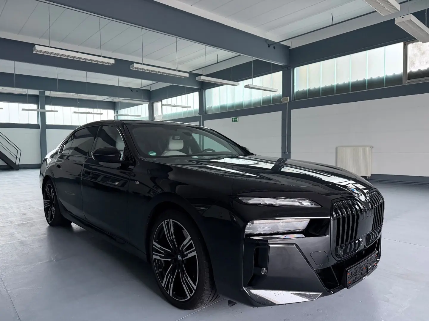 740D XDRIVE M-SPORT  BOWERS&WILKINS TV VOLL