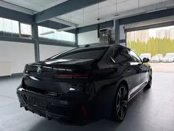 740D XDRIVE M-SPORT  BOWERS&WILKINS TV VOLL