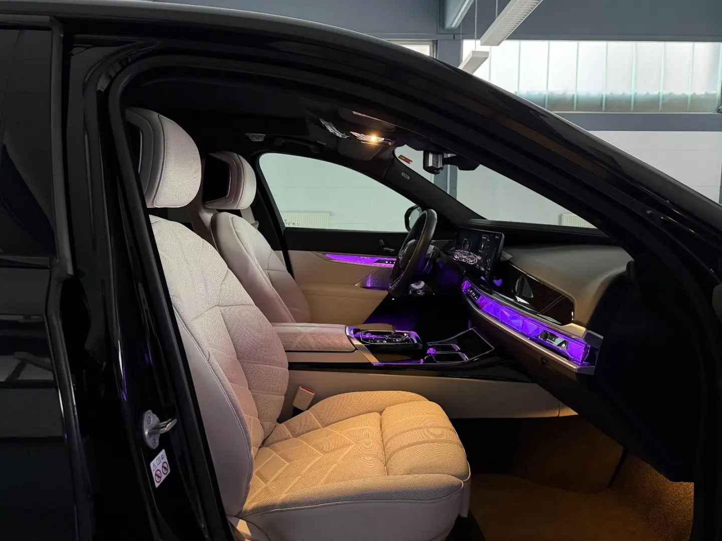 740D XDRIVE M-SPORT  BOWERS&WILKINS TV VOLL