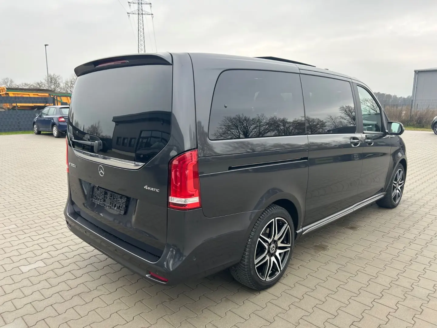 V300d 4M Lang AMG -7S-Pano-Burmes-2xEl.Tür-360K