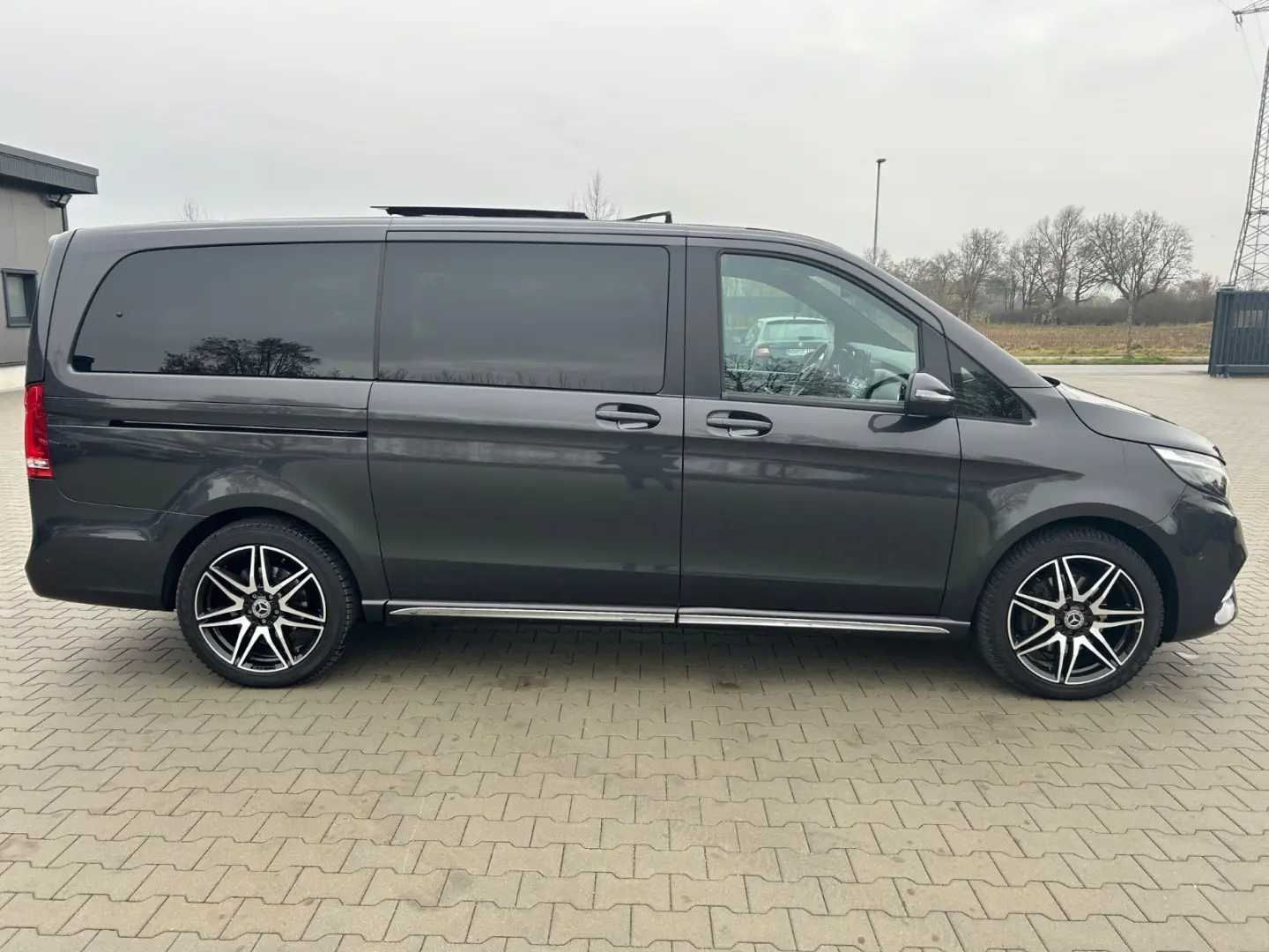 V300d 4M Lang AMG -7S-Pano-Burmes-2xEl.Tür-360K