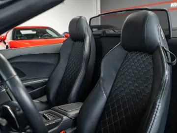 R8 V10 Spyder quattro performance LASER CARBON