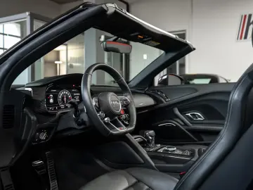 R8 V10 Spyder quattro performance LASER CARBON